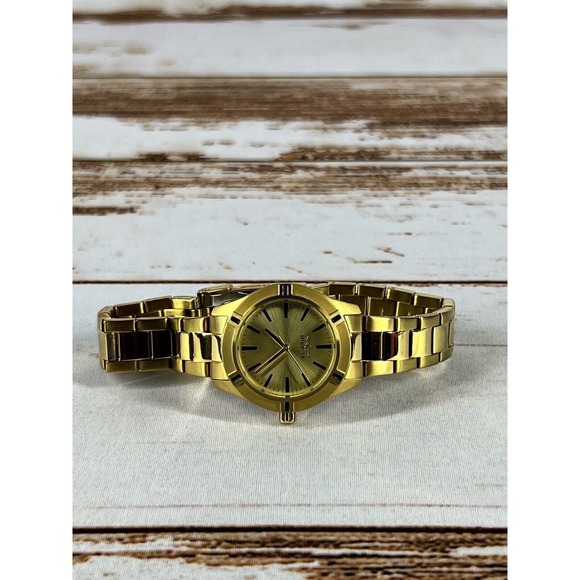 Invicta Womens 18030 Pro Diver Gold Tone Stainless Steel Watch Used - Picture 2 of 9